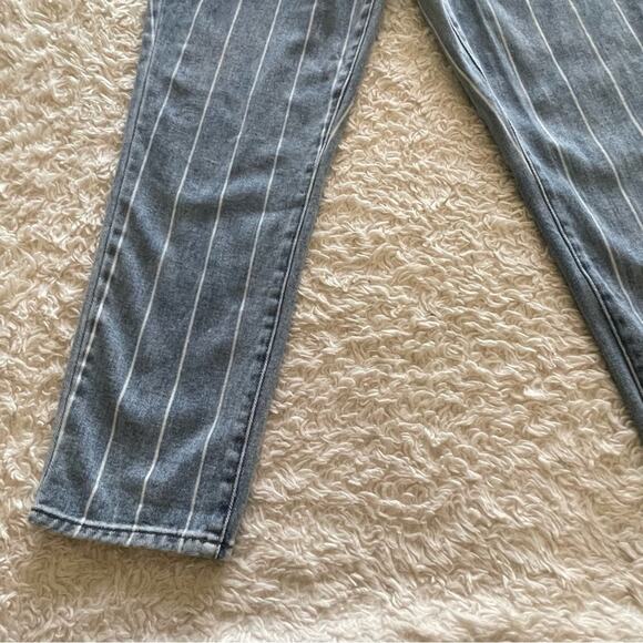 Pacsun Pinstripe Mom Jeans Size 26 EUC - Picture 5 of 10
